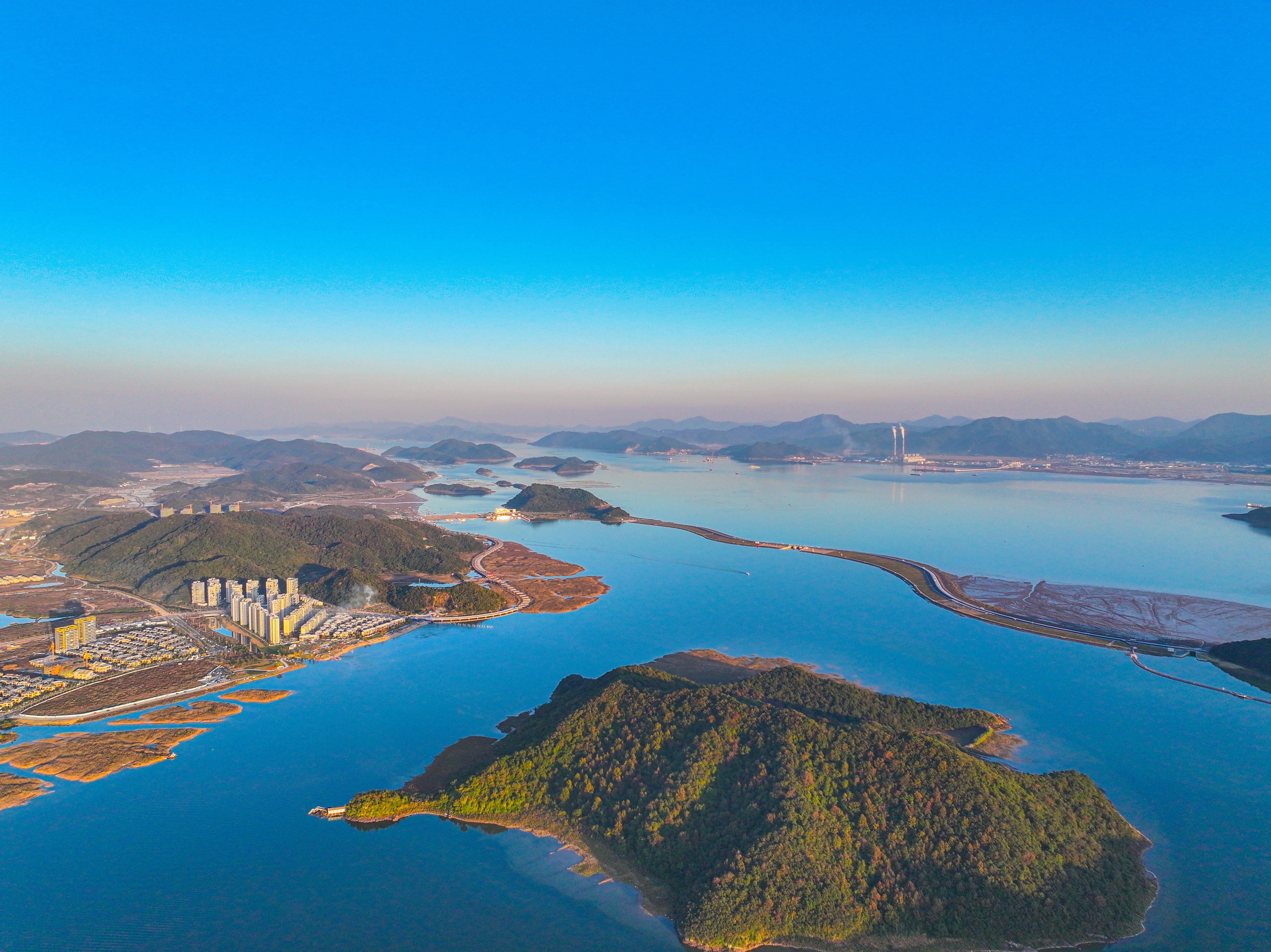 2025年7月鷹米二維碼講解系統賦能寧波灣度假區沉浸式旅游新體驗<